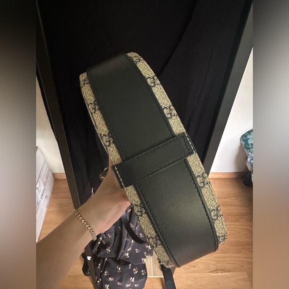 Authentic!! Gucci GG Supreme Small Linea A Shoulder Bag in blue and tan - Picture 10 of 11